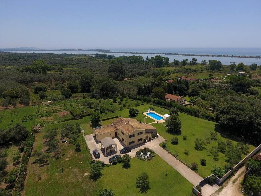 For Sale Villa 235 m² in Corfu