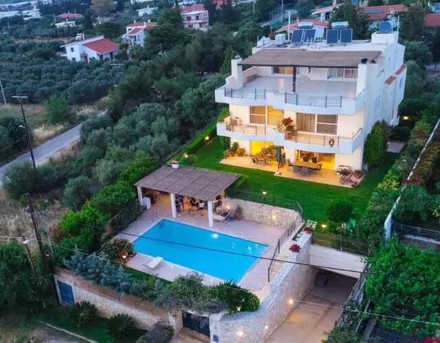 For Sale Villa 680 m² in Attica