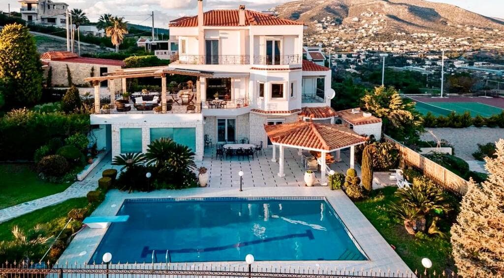 For Sale Villa 350 m² in Attica
