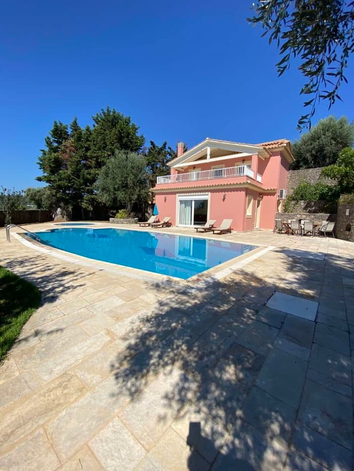 For Sale Villa 132 m² in Corfu