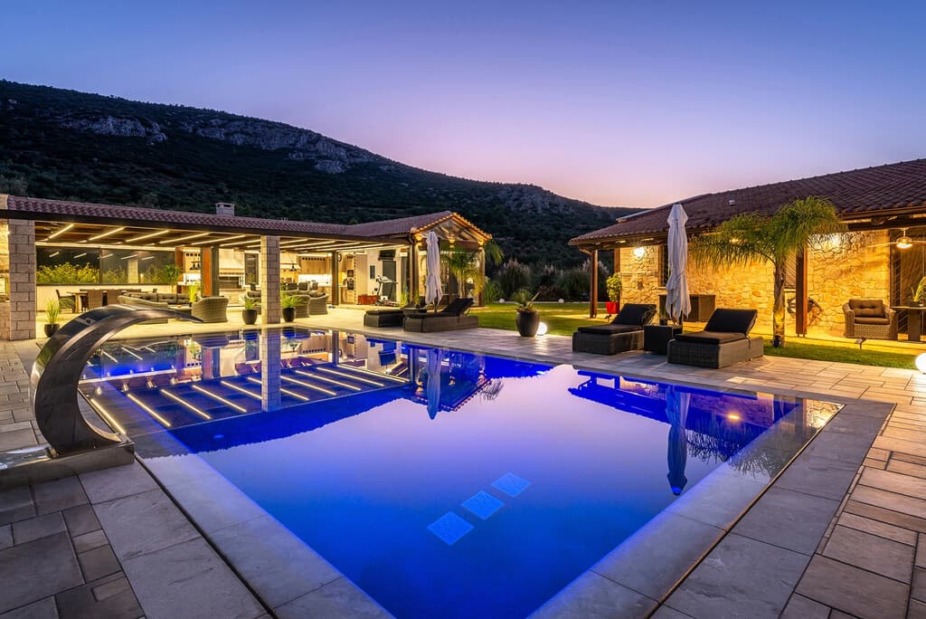 For Sale Villa 471 m² in Peloponnese