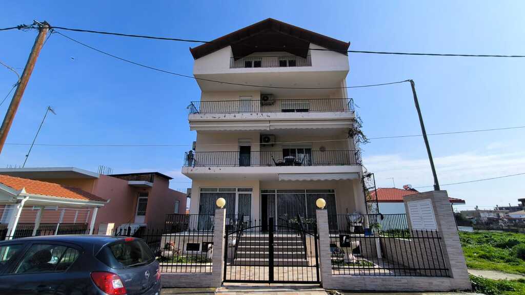 For Sale Detached house 600 m² on the Olympic Coast