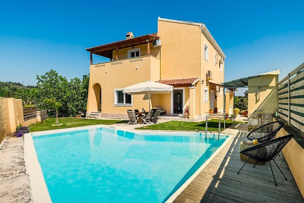 For Sale Villa 330 m² in Corfu