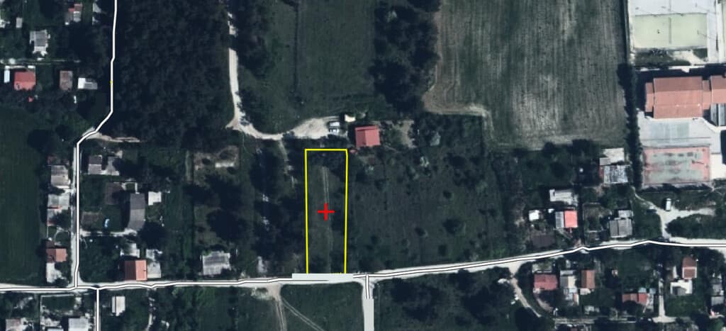 For Sale Land 1240 m² in Thessaloniki