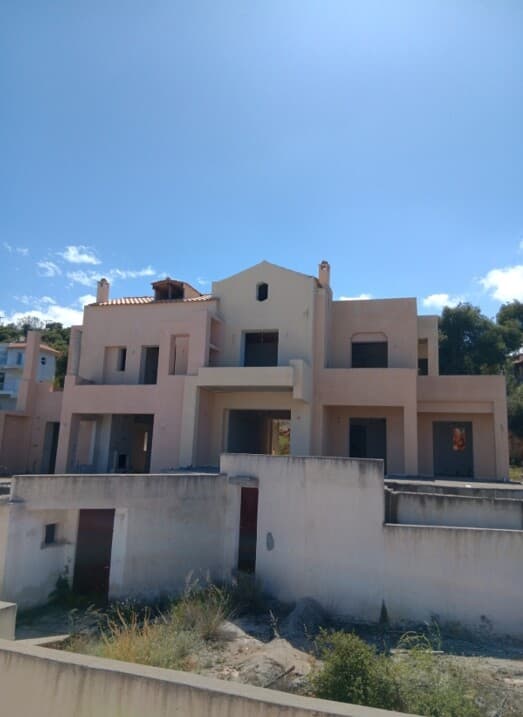 For Sale Maisonette 740 m² in Peloponnese