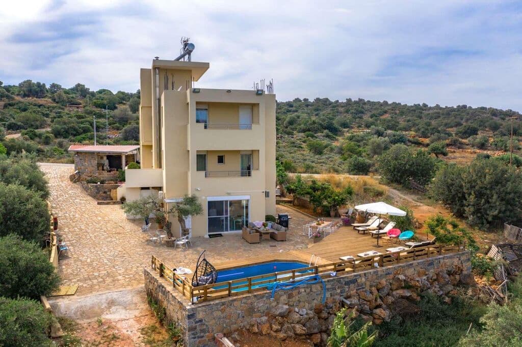 For Sale Maisonette 400 m² in Crete
