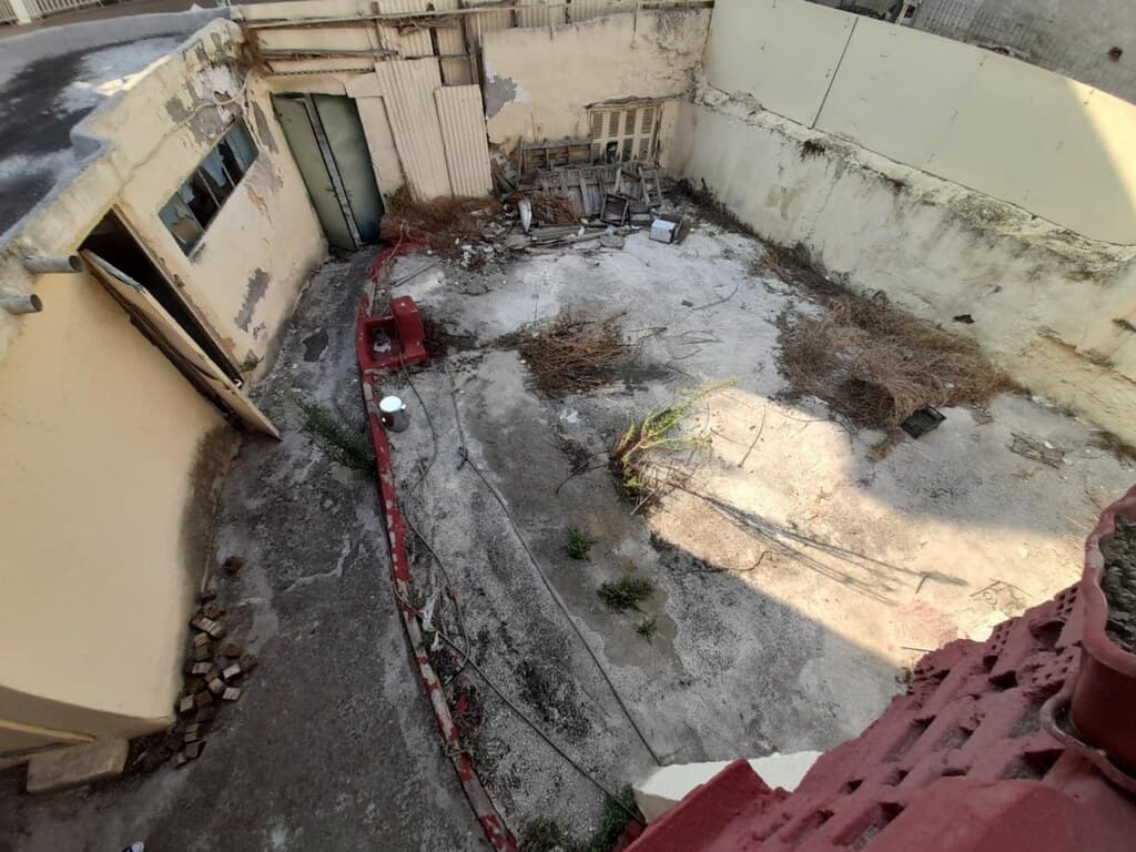 For Sale Land 173 m² in Thessaloniki