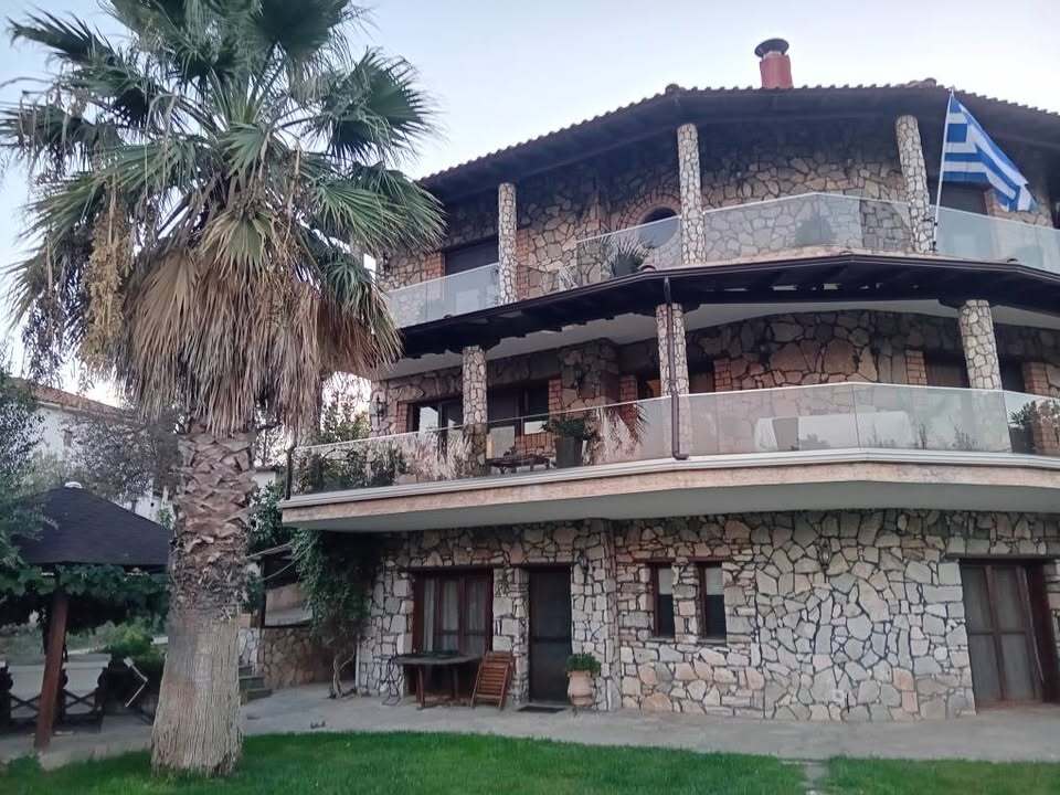 For Sale Villa 450 m² in the suburbs of Thessaloniki