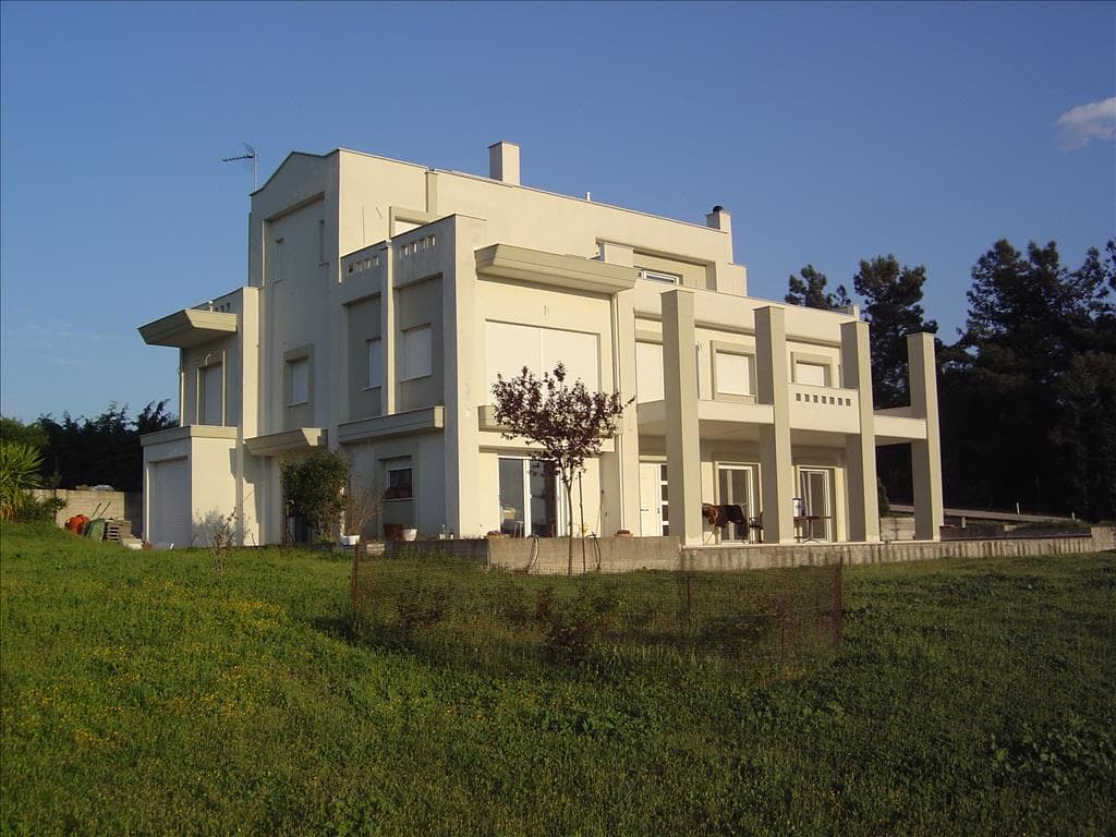 For Sale Flat 223 m² in the suburbs of Thessaloniki