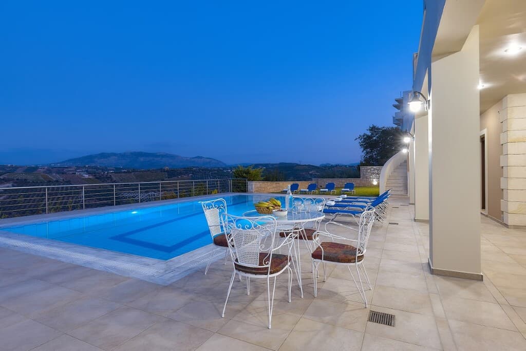 For Sale Villa 380 m² in Crete