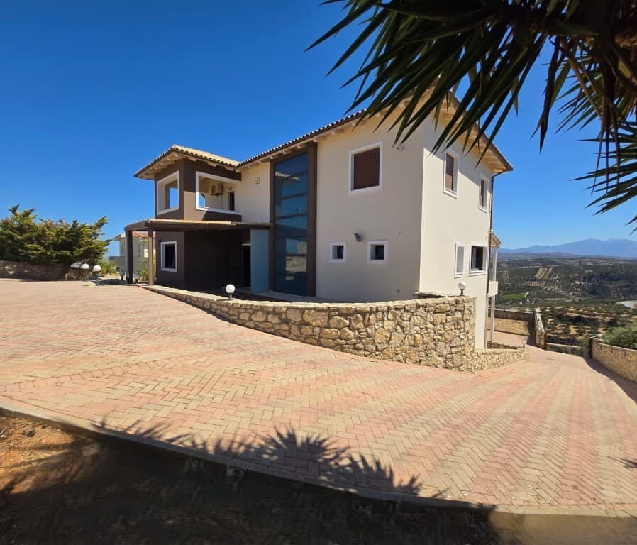 For Sale Villa 360 m² in Crete