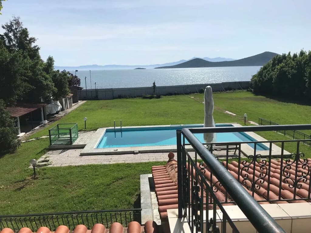 For Sale Villa 525 m² in central Greece