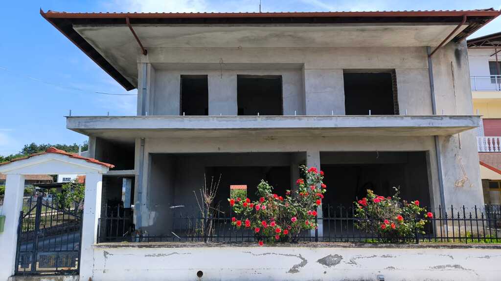 For Sale Detached house 280 m² on the Olympic Coast