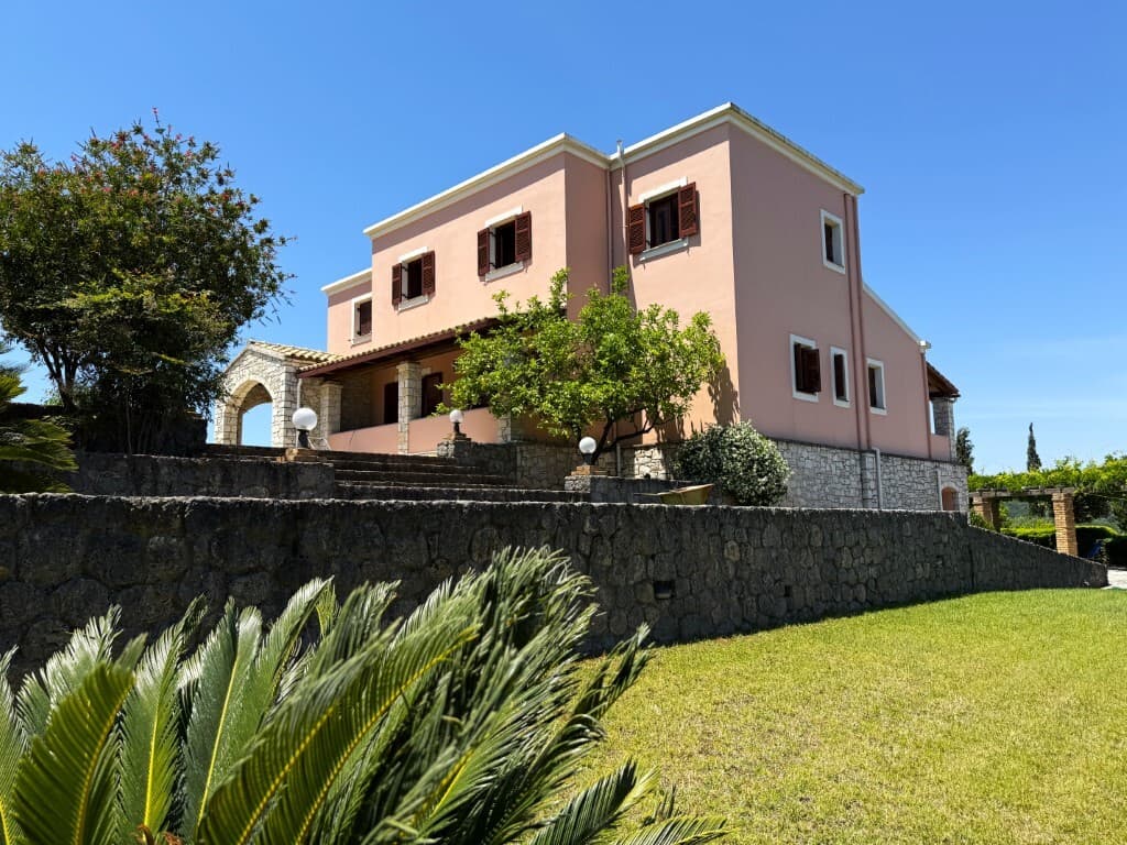For Sale Villa 342 m² in Corfu