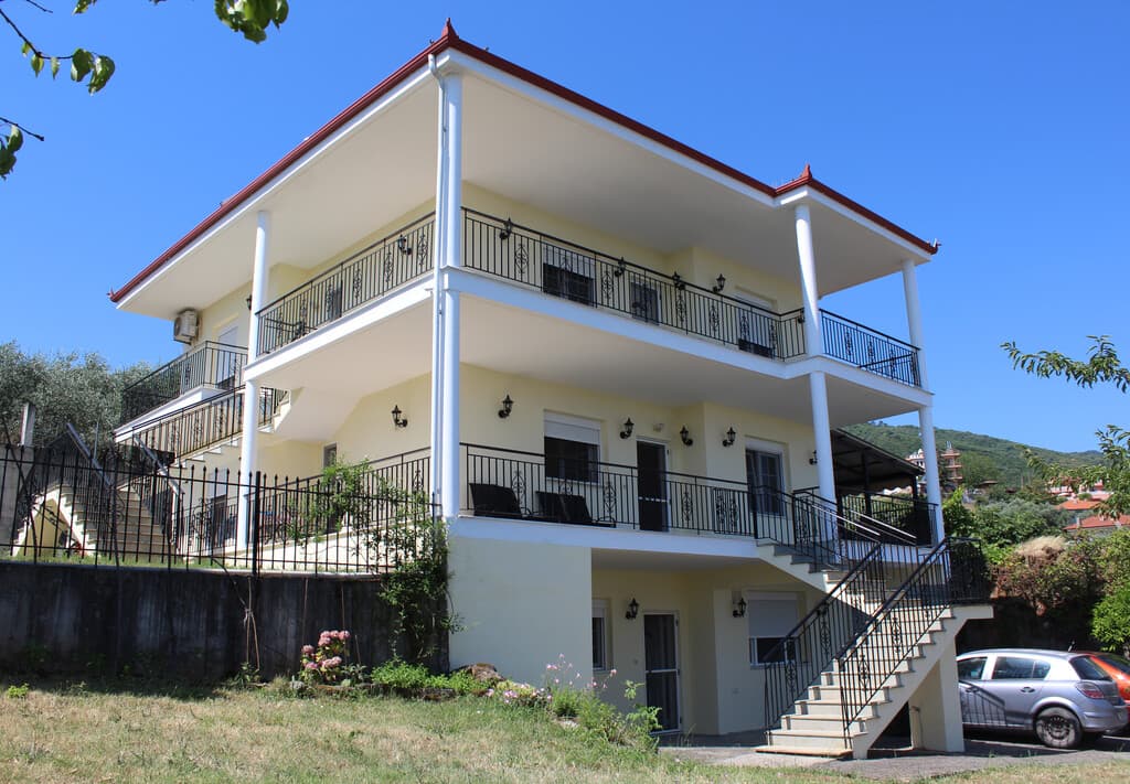 For Sale Detached house 310 m² on the Olympic Coast