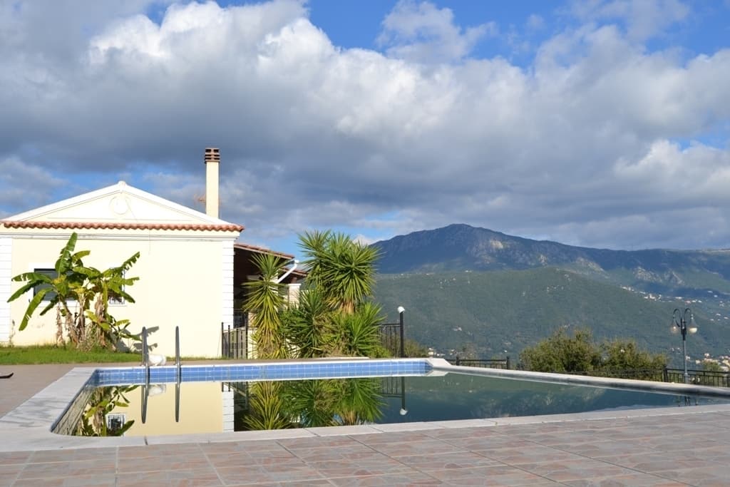 For Sale Villa 250 m² in Corfu