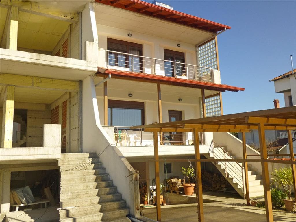 For Sale Maisonette 210 m² on the Olympic Coast