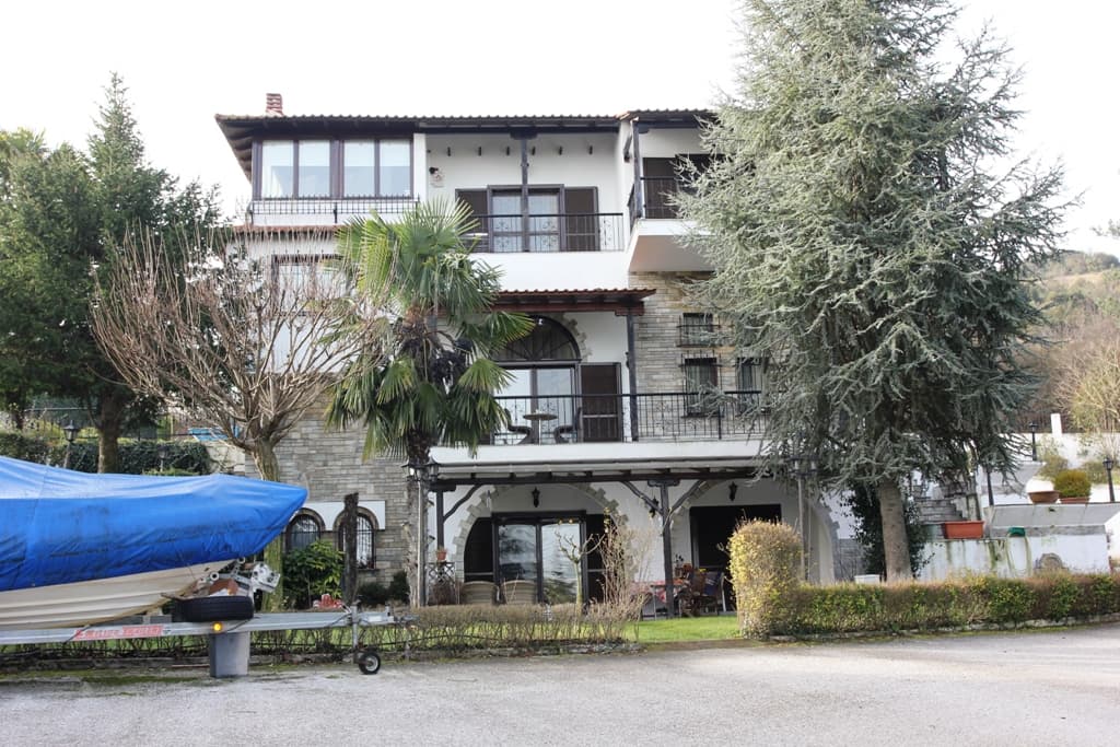 For Sale Villa 480 m² in the suburbs of Thessaloniki