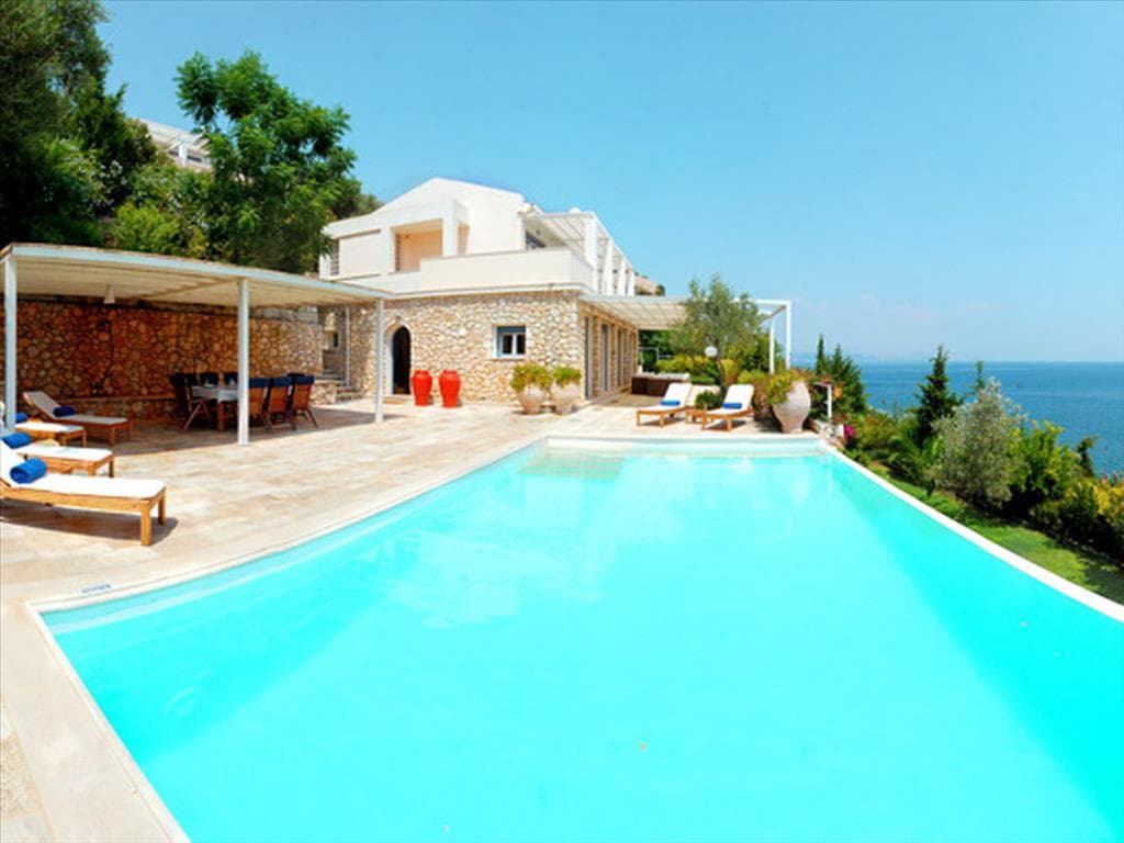 For Sale Villa 280 m² in Corfu