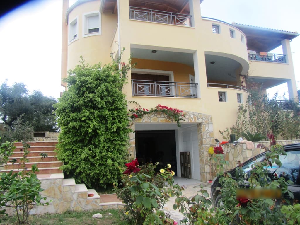 For Sale Detached house 300 m² in Zante
