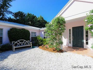 Charming 3-Bed Villa in Sanibel Island, Florida