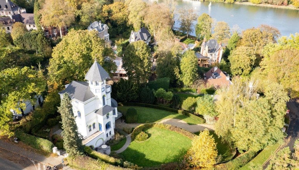 Elegant 6-Bedroom Villa with Lake Views in Rixensart