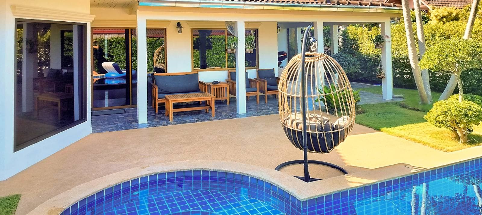 Luxury 3 bed Villa For Rent / Sale in Pattaya Thailand 1150 Euro Per Month