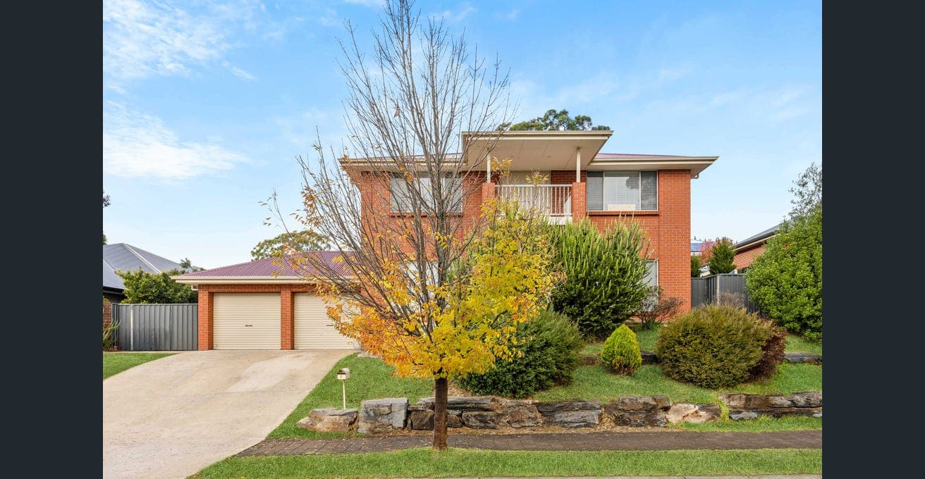 Luxury 5 Bed Home for sale in Mount Barker Australia
