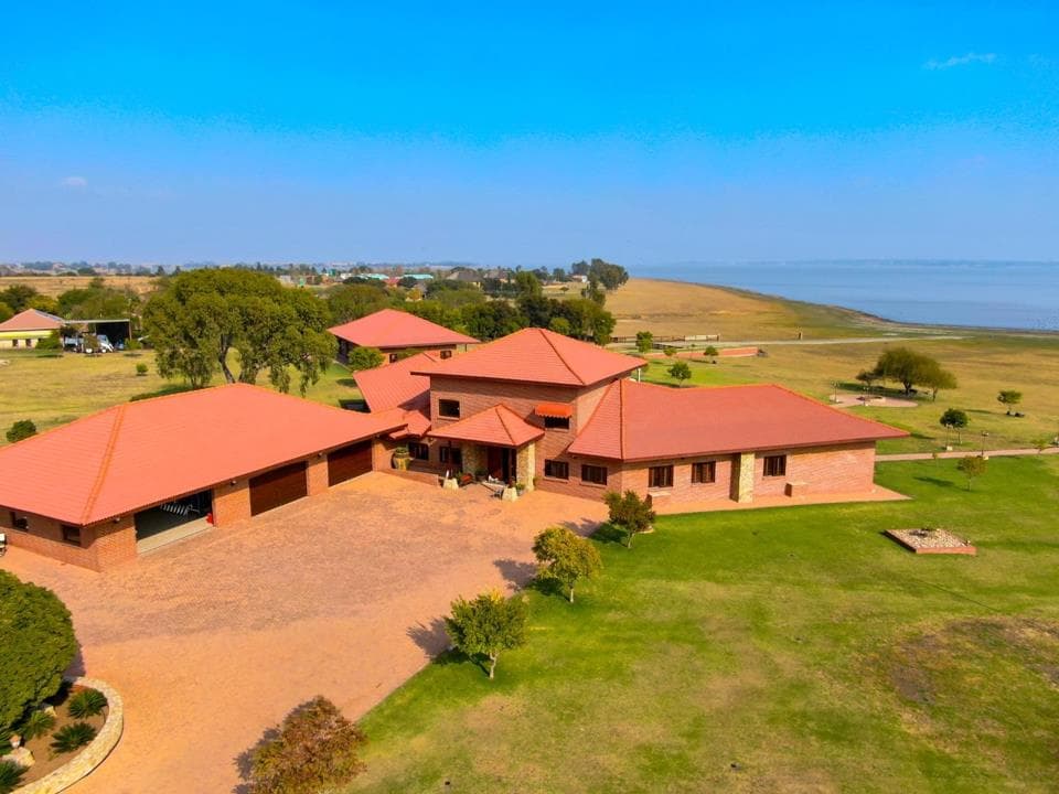 Luxury Estate with Multiple Properties For Sale In Vaaldam South Africa