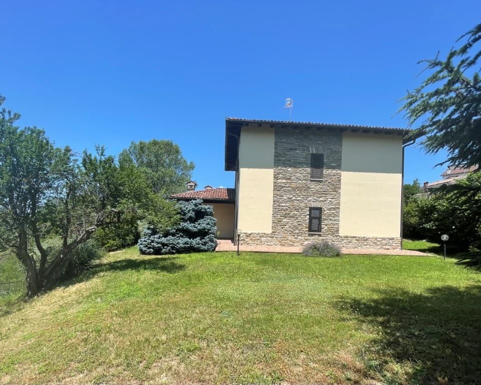 Excellent 5 Bed Stone Villa for Sale In Tagliolo Monferrato Italy