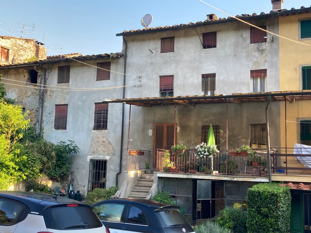 4 Bed House For Renovation for Sale In Capannori Lucca Italy