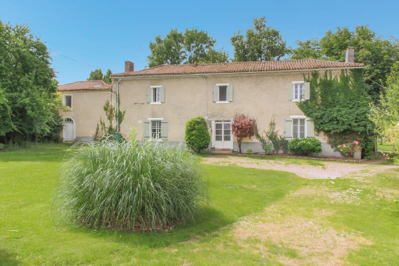 Luxury 5 Bed House For Sale In Louin France
