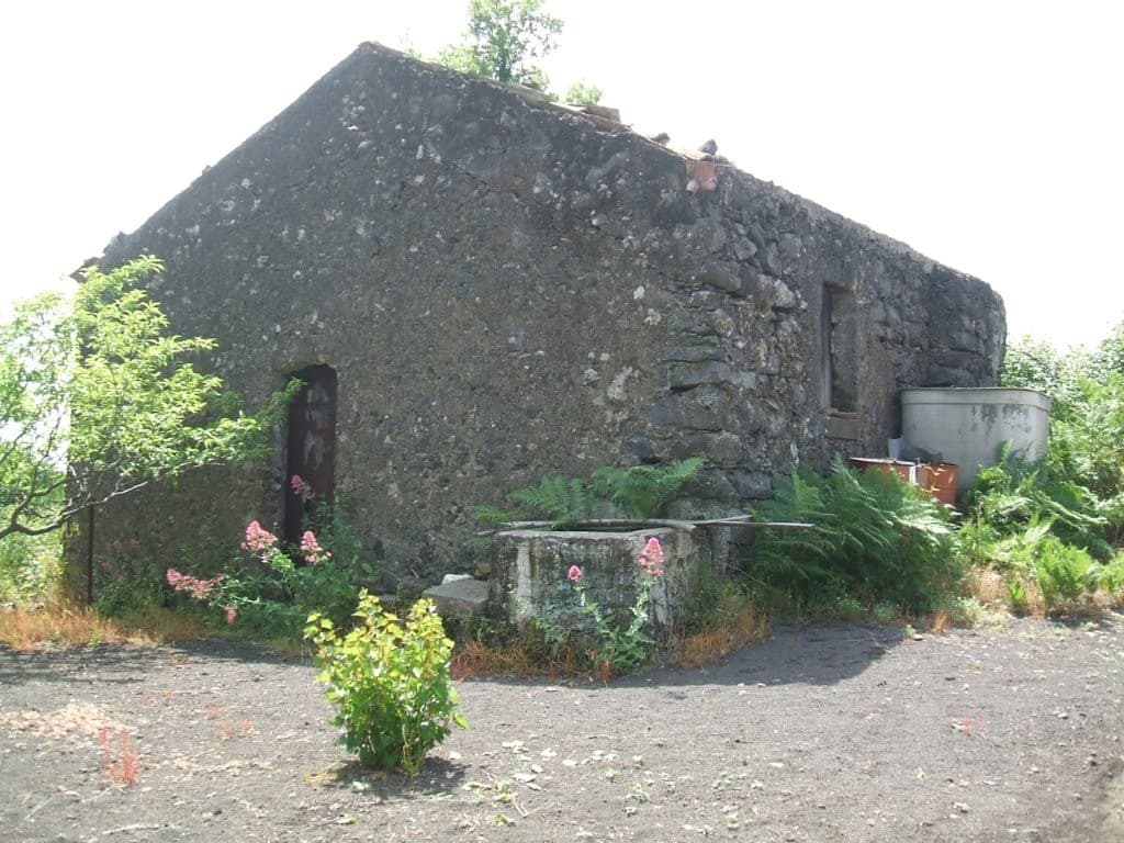 Vineyard With Villa Plans for Sale In Trecastagni Sicily Italy