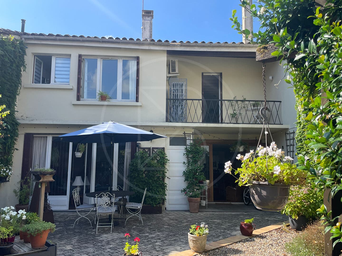 Stunning 4 Bed Townhouse For Sale In Monségur France