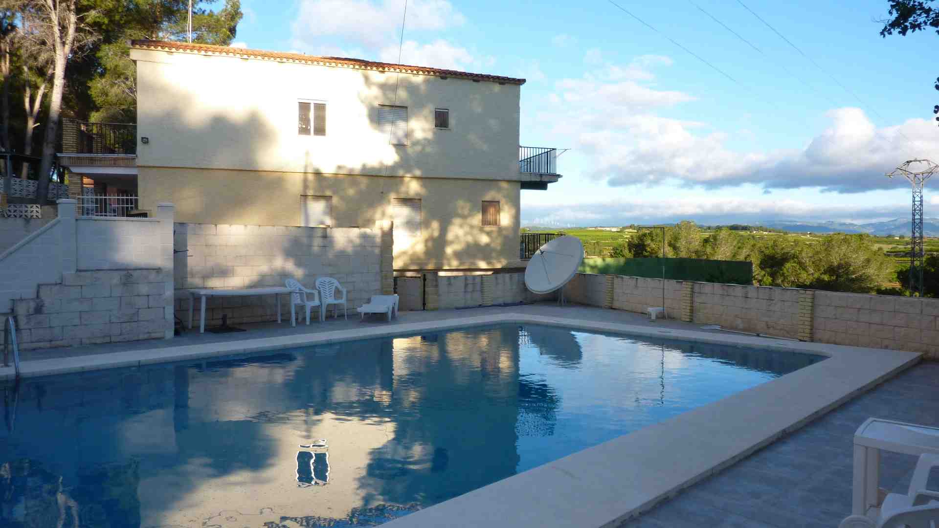 Excellent 6 Bed Villa For Sale in Valencia Spain