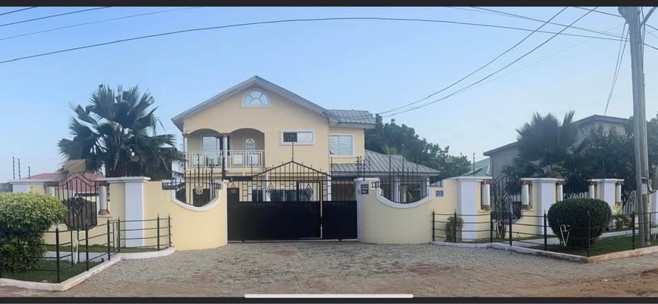 Stunning 5 Bed House Apartments For sale in Accra Ghana