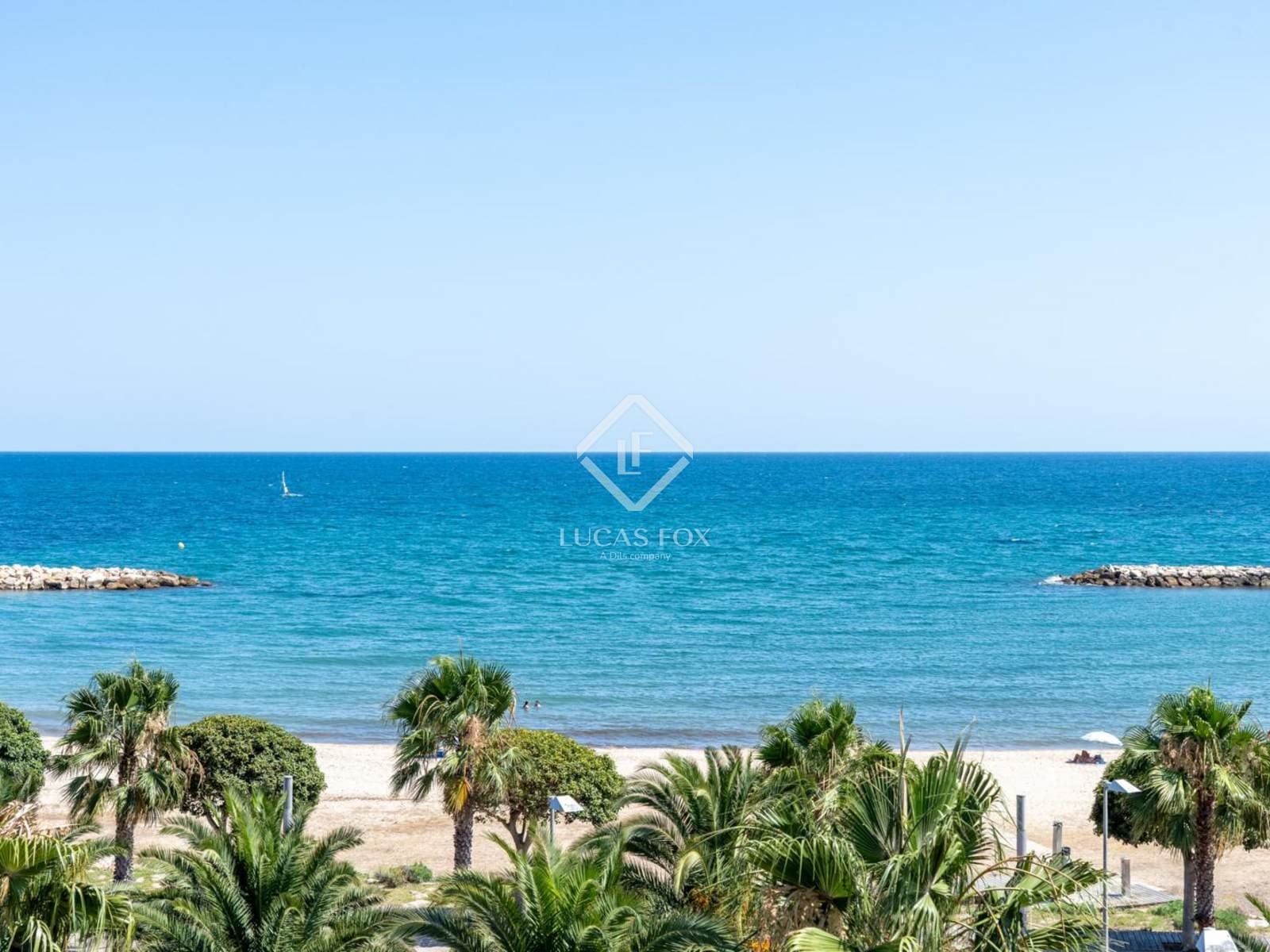 Luxury New Build Villa with Beachfront Access in Cambrils