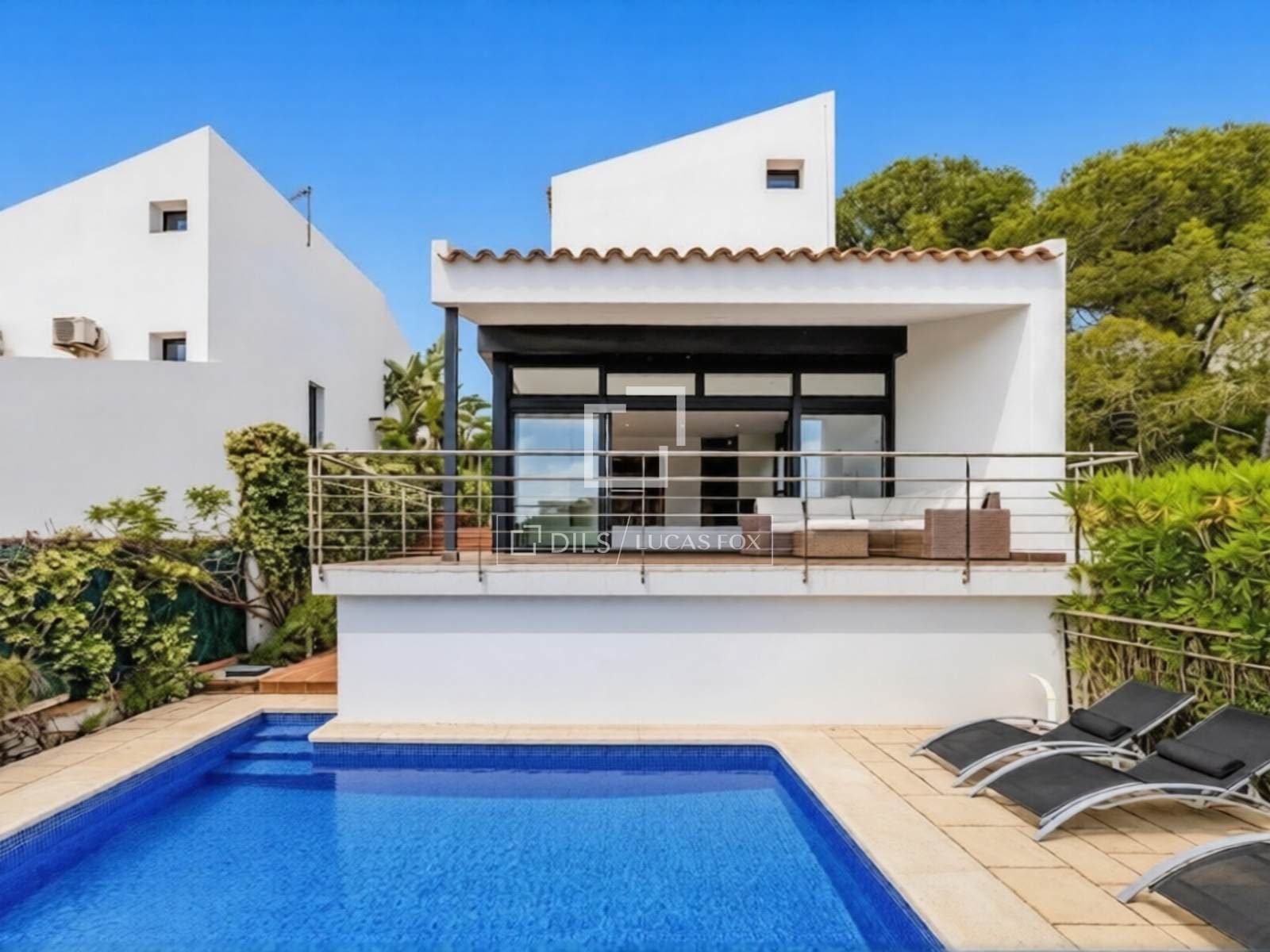 South-Facing 4-Bedroom Villa with Pool in Sant Pere de Ribes