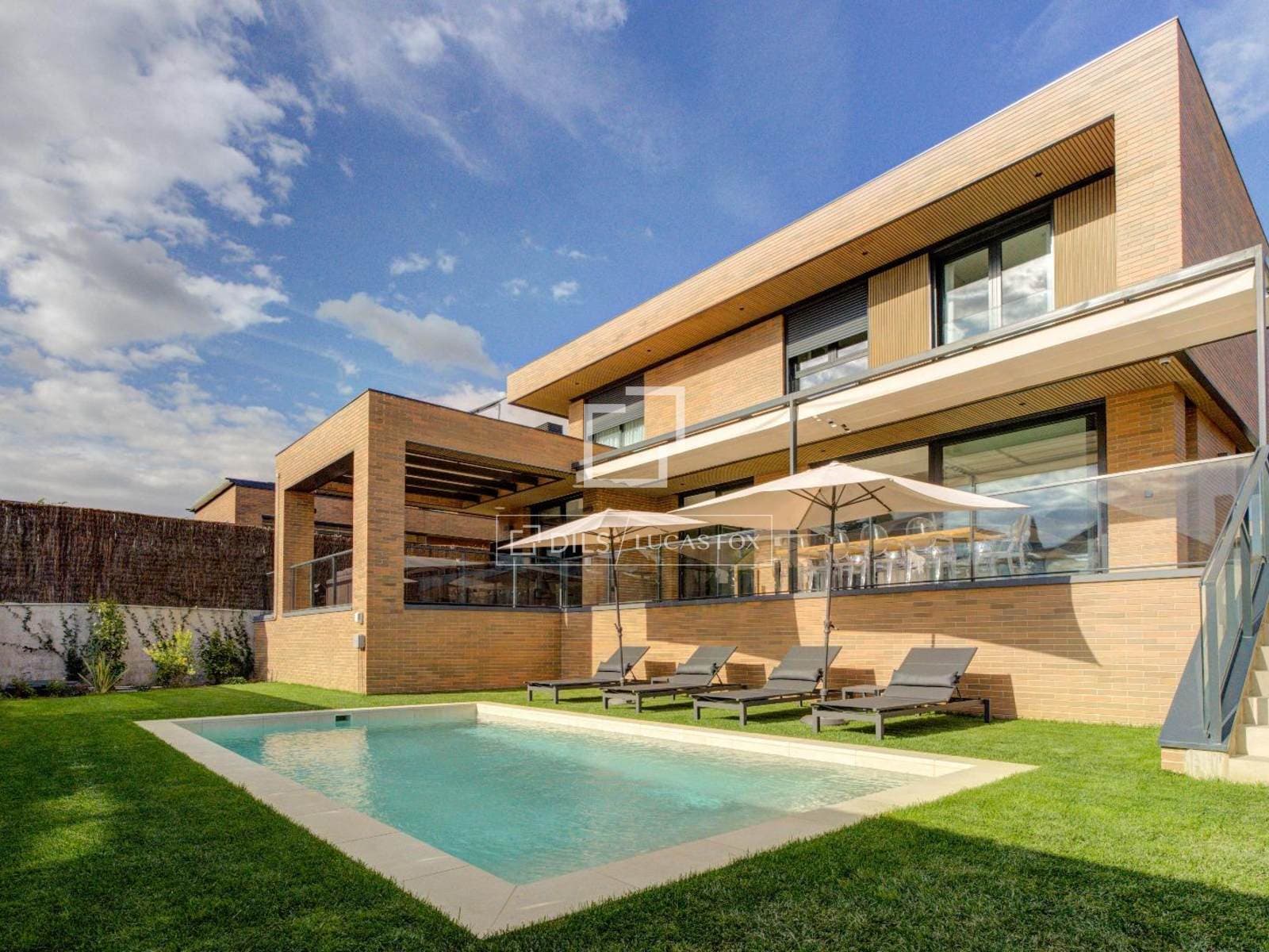 Exclusive Contemporary Villa with Private Pool in Las Rozas
