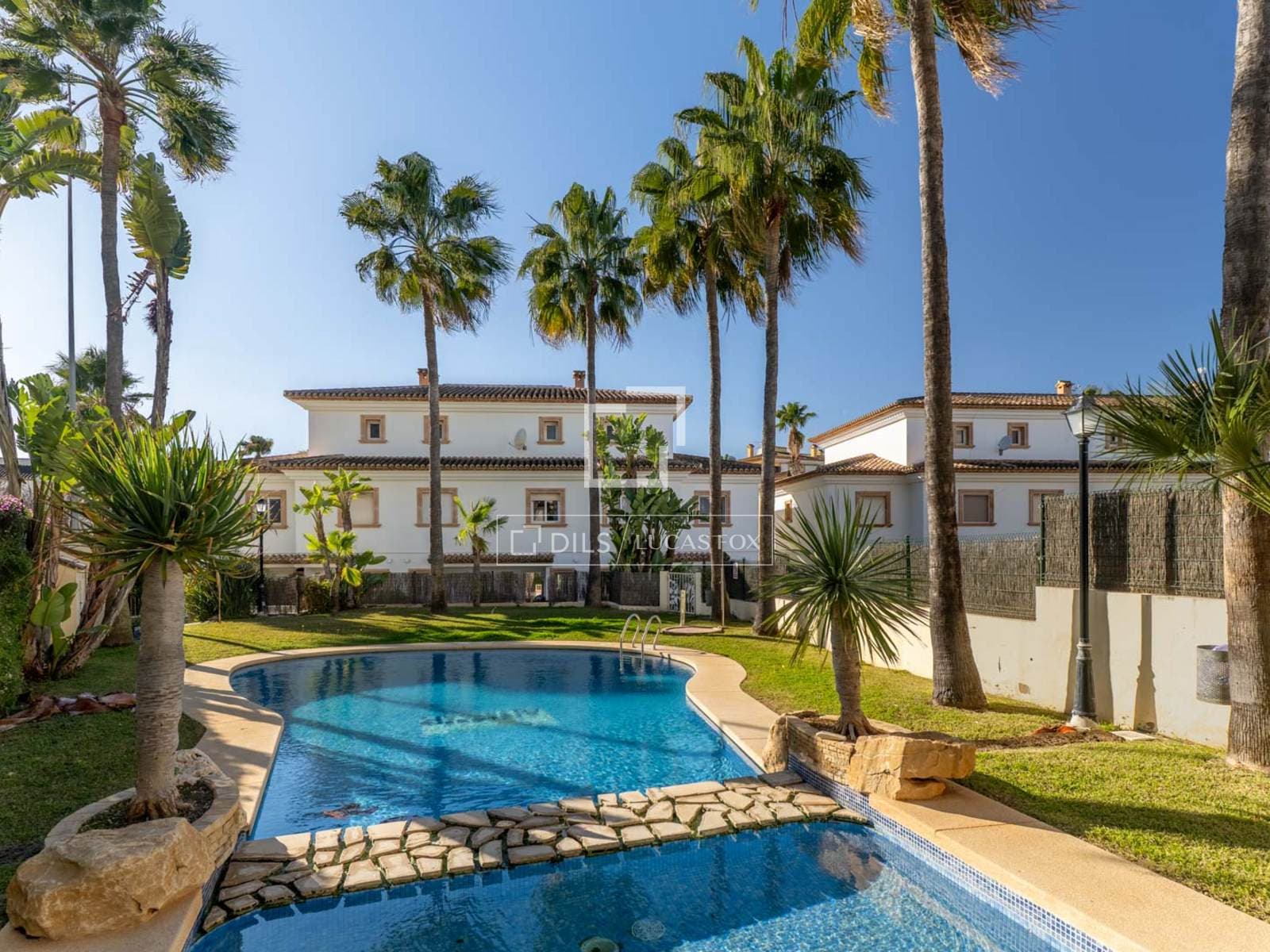Spacious Three-Bedroom Apartment within Walking Distance to Beach