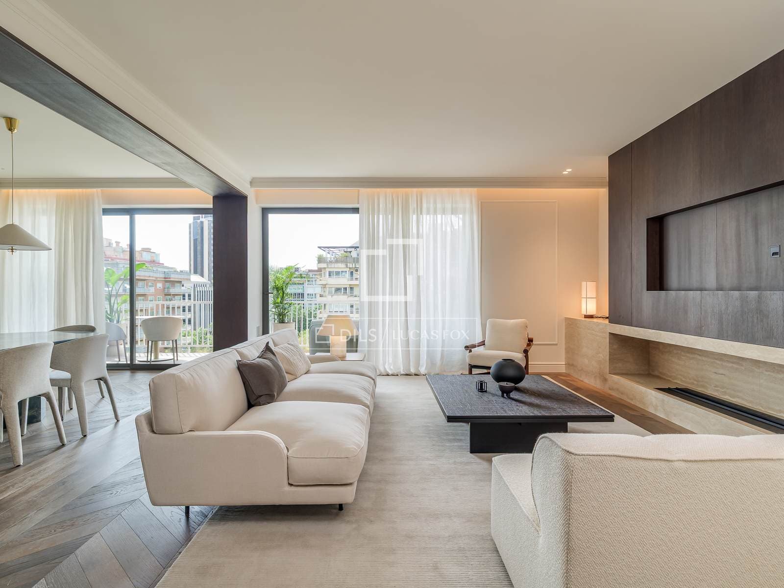 Exclusive 3-Bedroom Apartment with Terrace near Turó Park, Barcelona