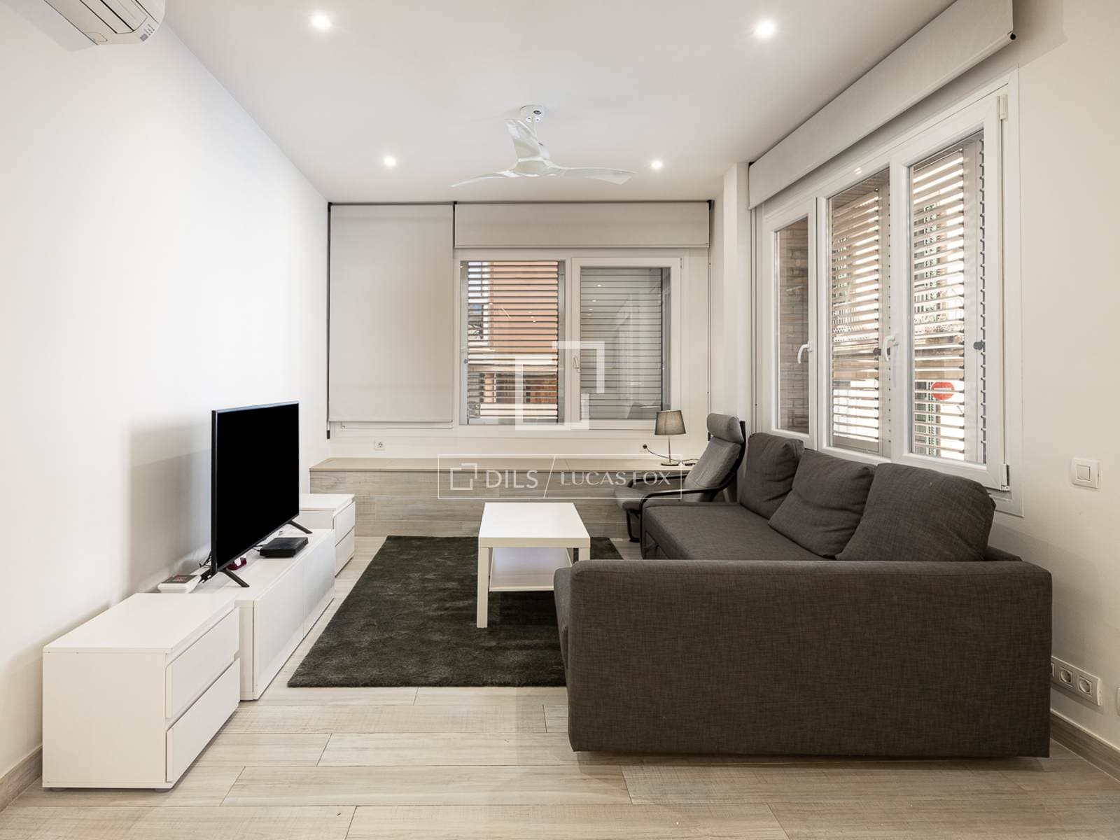 Spacious Three-Bedroom Apartment in Sarrià, Barcelona