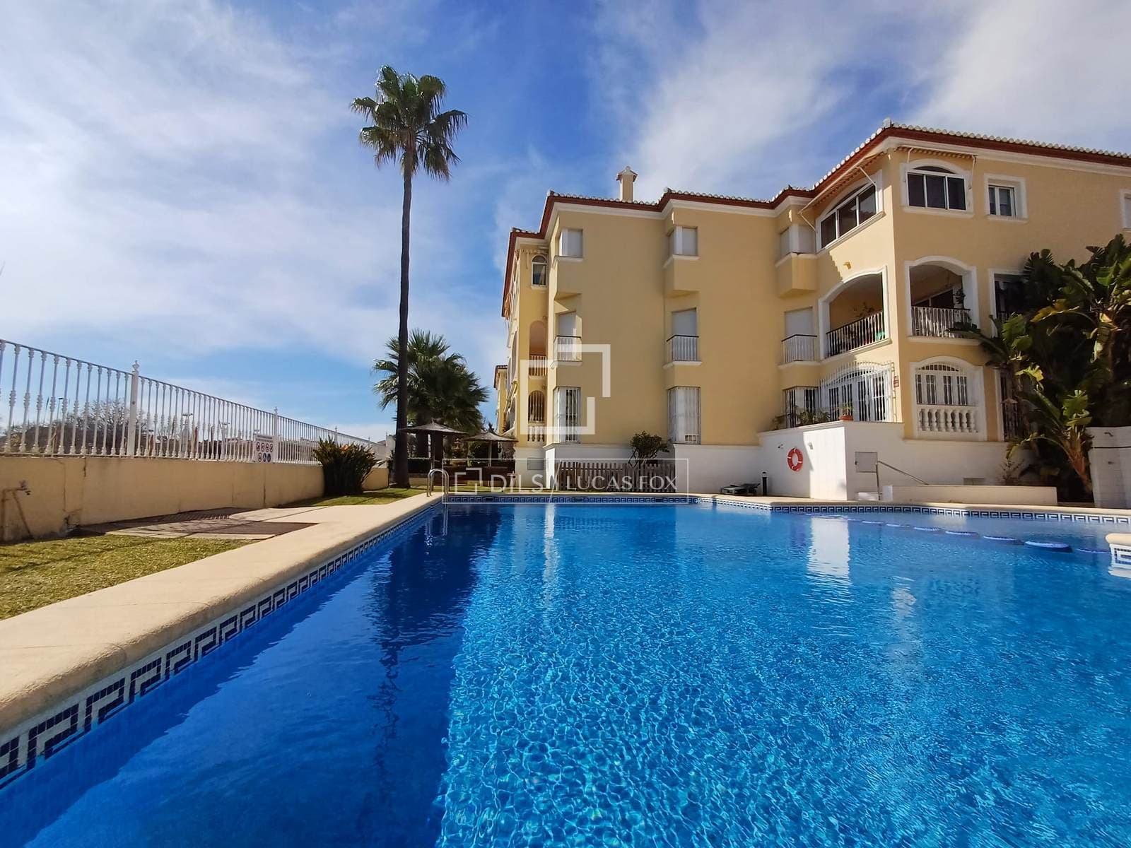 Two-Bedroom Apartment a Stroll from Jávea Port