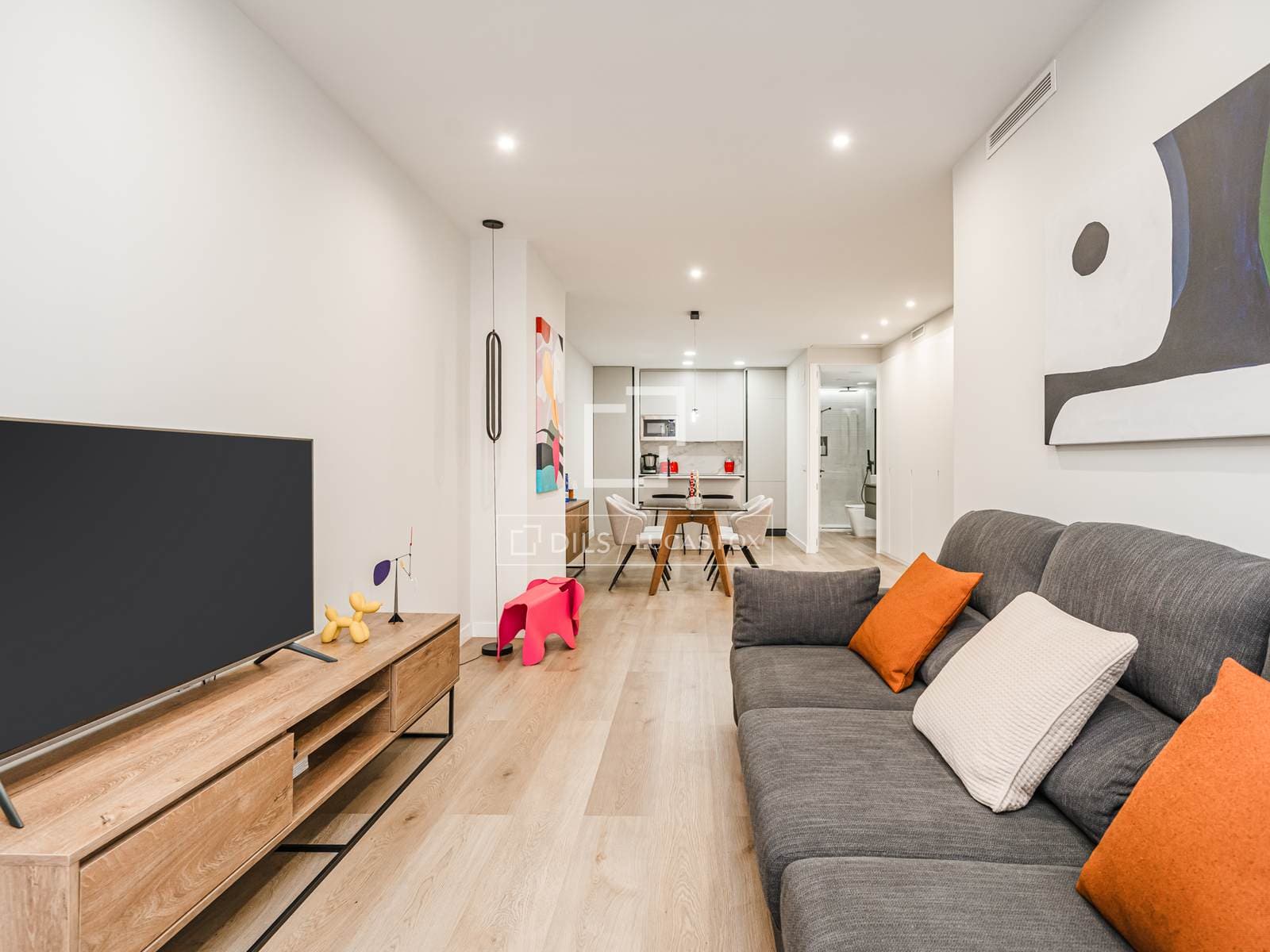 Renovated Two-Bedroom Apartment on Gran Vía, Madrid