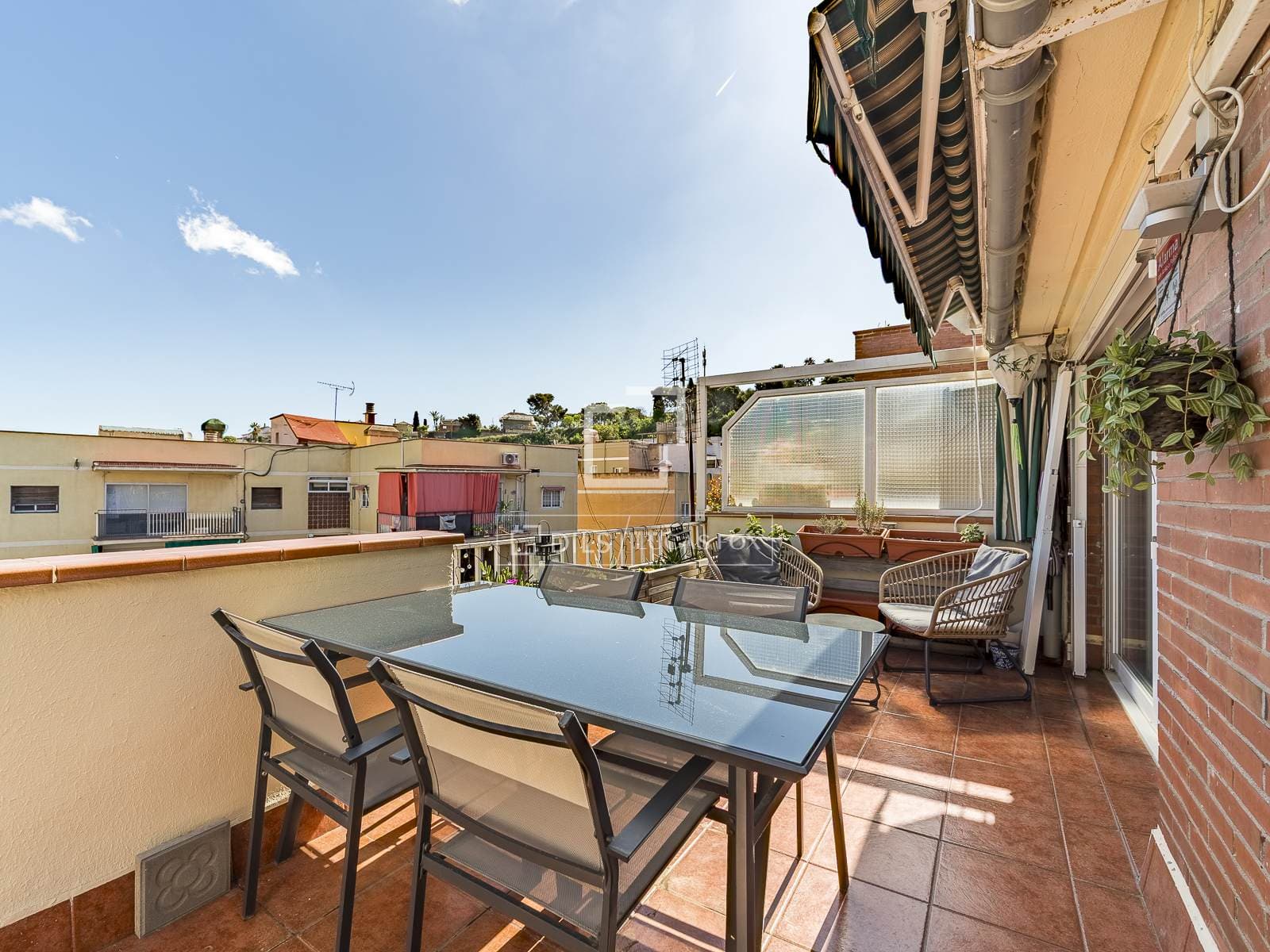 Three-Bedroom Apartment in Tranquil Font de la Guatlla, Barcelona