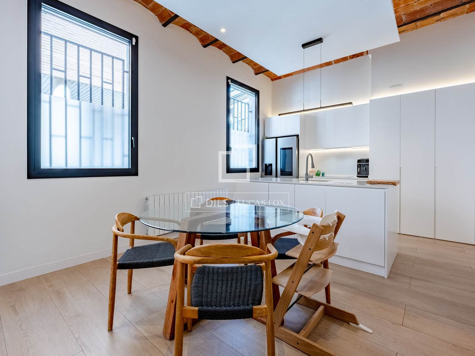Designer Two-Bedroom House with Terrace in Esplugues de Llobregat