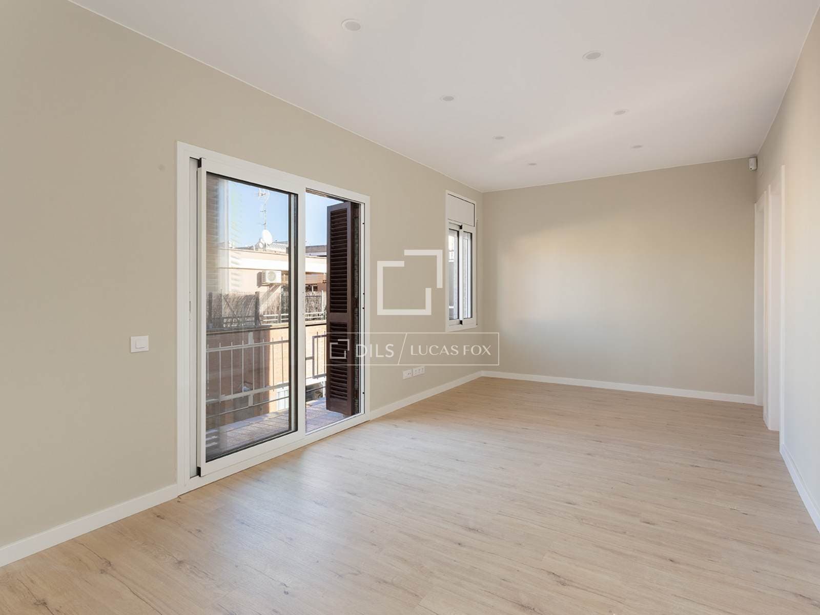 Three-Bedroom Apartment with Terrace in Sants-Badal, Barcelona