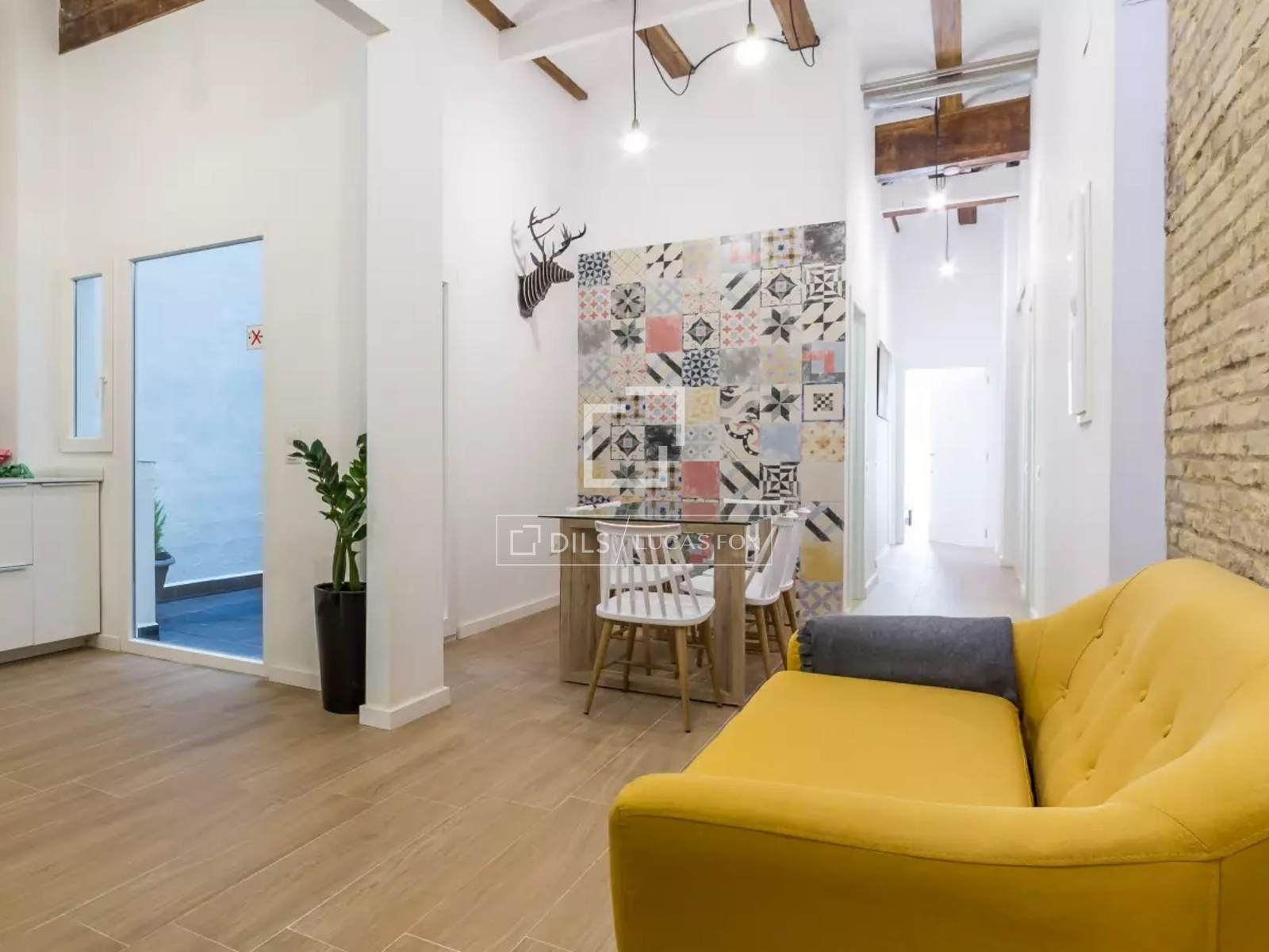 Exclusive 6-Bedroom Apartment with Terrace in Ruzafa, Valencia