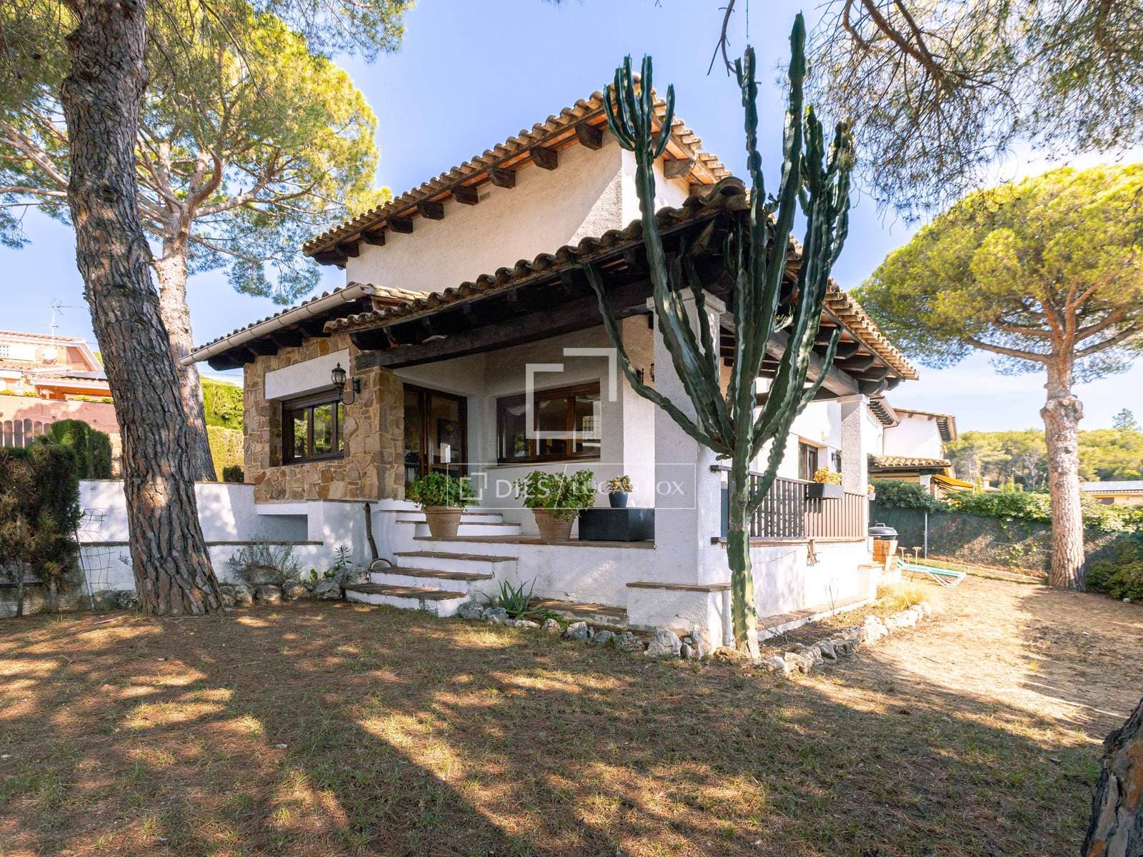 Spacious 4-Bedroom House with Sea Views in Vilassar de Dalt