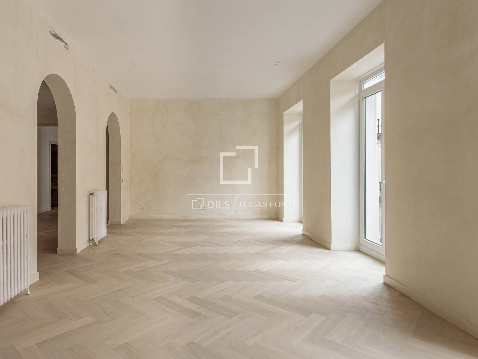 Renovated Three-Bedroom Apartment in Vibrant Malasaña, Madrid